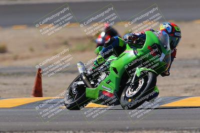 media/Oct-08-2022-SoCal Trackdays (Sat) [[1fc3beec89]]/Turn 14 (1050am)/